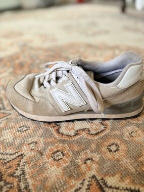 New Balance 572 Women’s Sneakers